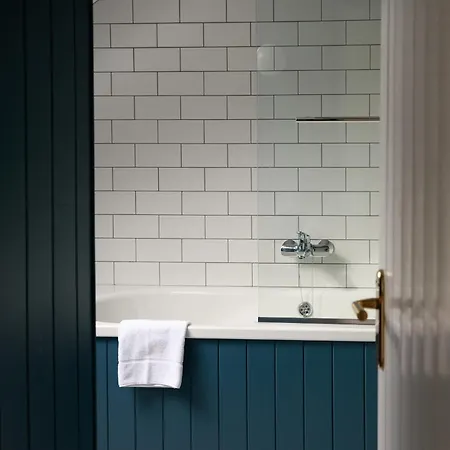 Quay House Roundstone